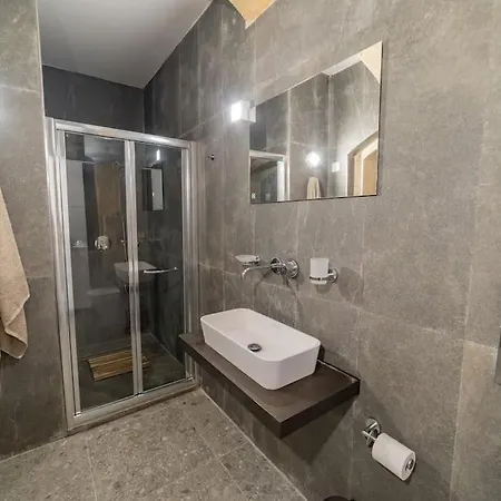 Apartment Dzc- Dazzle Den